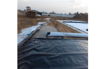 大型蓄水工程防滲復(fù)合土工膜規(guī)格如何選擇